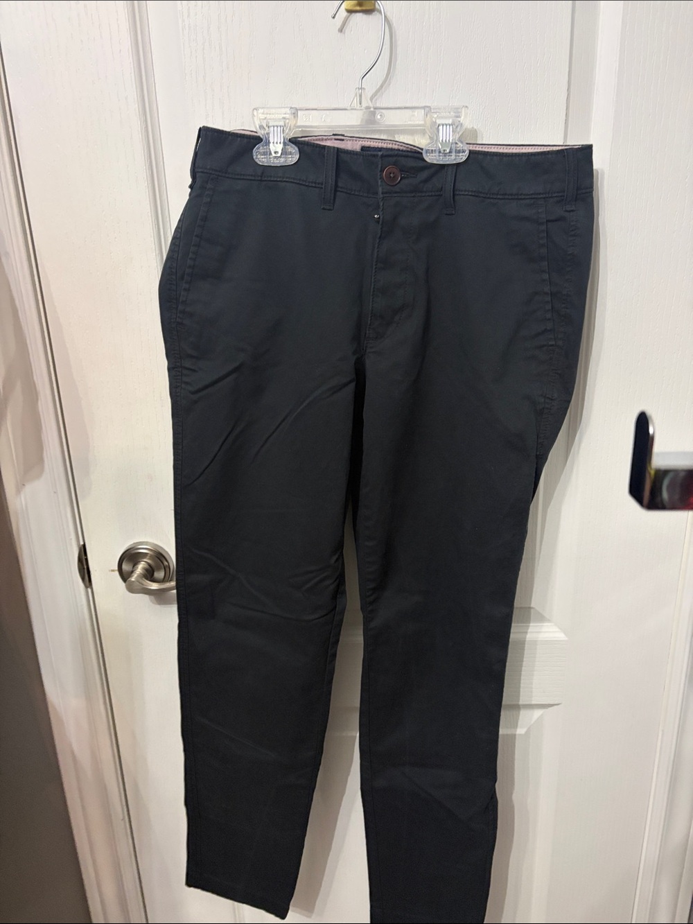 Abercrombie & Fitch Women's Black Straight-Leg Chinos